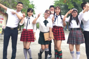 Clip - Lãng đãng với mùa phượng vĩ đang rực cháy giữa ngày hè!