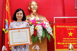 Cô giáo dùng thơ, kịch để dạy Hóa