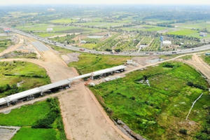 Hàng loạt dự án giao thông lớn phía Nam chậm vì đói vốn