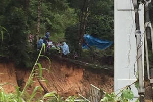 Lâm Đồng: Huy động lực lượng tìm kiếm 2 nữ du khách bị lũ cuốn trôi