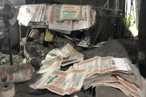 Bắt giữ phân bón giả làm bằng đất và bột đá tại Đồng Nai