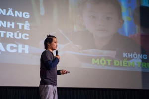 Chàng trai Hà Nội nhặt ve chai, “mang cơm” về bản cho 12.000 học sinh thiểu số