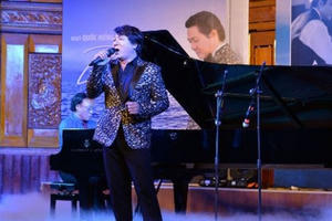 NSƯT Quốc Hưng thổn thức khi hát về biển