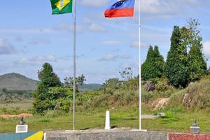 Venezuela mở trở lại các cửa khẩu biên giới với Brazil và Aruba