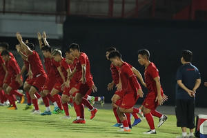 HLV Park Hang Seo nghi phóng viên quay lén buổi tập của tuyển Việt Nam