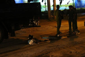 Thắng gấp trong lúc trời mưa, nam thanh niên ngã tử vong