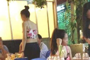 Nhậu thuê - những nẻo đường chìm trong hơi men: Lúc đầu là A, rượu vào tới... Z Nhậu thuê - những nẻo đường chìm trong hơi men: Lúc đầu là A, rượu vào tới... Z