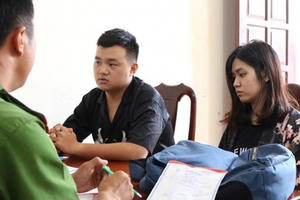 Truy tố đôi nam nữ cướp tài sản, đâm nhân viên cửa hàng quần áo bị thương Truy tố đôi nam nữ cướp tài sản, đâm nhân viên cửa hàng quần áo bị thương