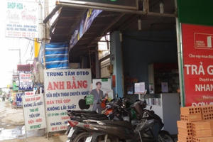 TP HCM: Một cửa hàng bị kẻ trộm đột nhập lấy 112 chiếc điện thoại