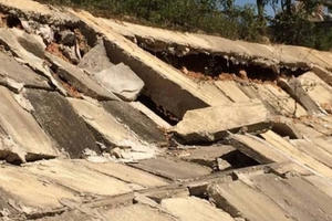 Hà Tĩnh:  Đoạn đường hàng chục tỷ đồng tan hoang sau vài tháng bàn giao