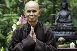Thiền sư Thích Nhất Hạnh khuyên cách tìm sự an lành giữa bộn bề lo toan