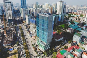 Kỳ 1 - Toàn cảnh cung đường 1km "cõng" 40 tòa chung cư cao tầng Kỳ 1 - Toàn cảnh cung đường 1km "cõng" 40 tòa chung cư cao tầng