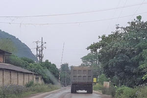 Ninh Bình: Dân chặn đường “cầu cứu” chính quyền vì xe tải hoành hành ngày đêm