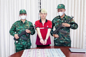 Phát hiện “xưởng” in tiền giả tại nhà, đối tượng cầm đầu mới 16 tuổi