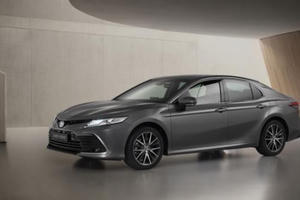 Toyota Camry Hybrid 2021 bản nâng cấp ra mắt thị trường châu Âu