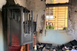 Phòng làm việc của Chủ tịch xã ở Nghệ An bốc cháy dữ dội giữa trưa