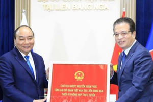 Chủ tịch nước yêu cầu Đại sứ quán Việt Nam tại Liên bang Nga thực hiện tốt nhiệm vụ bảo hộ công dân