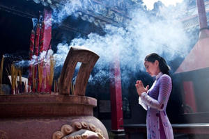 Đầu tháng đi lễ chùa thế nào cho đúng?