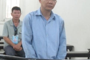 Cựu cán bộ phường “nổ” có nhiều mối quan hệ để “chạy” sổ đỏ