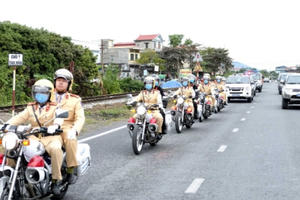 Quảng Ninh đảm bảo an toàn giao thông dịp cuối năm và Tết Nguyên đán Quảng Ninh đảm bảo an toàn giao thông dịp cuối năm và Tết Nguyên đán