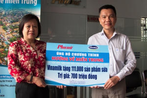 Người lao động Vinamilk góp ngày lương, hỗ trợ miền Trung mùa bão lũ gần 4 tỷ đồng