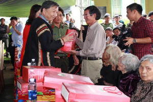 Dành hơn 362 tỷ đồng tặng quà Tết cho người có công