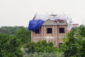 Lại tái diễn tình trạng ‘xẻ núi bạt đồi’ xây biệt thự ở Ba Vì