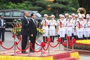 Tổng thống Barack Obama thăm Việt Nam tạo thêm động lực cho mối quan hệ Việt - Mỹ Tổng thống Barack Obama thăm Việt Nam tạo thêm động lực cho mối quan hệ Việt - Mỹ