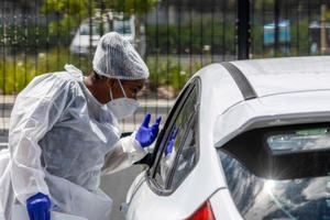 Tìm thấy bằng chứng Omicron gây tái nhiễm Covid-19 cao hơn