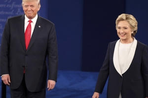 Clinton tiếp tục thắng áp đảo Trump trong màn so găng lần 2 Clinton tiếp tục thắng áp đảo Trump trong màn so găng lần 2