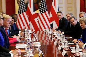 Thăm Anh, Tổng thống Mỹ hứa hẹn một thỏa thuận thương mại đáng kể