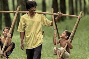 Rớt nước mắt với câu chuyện ba anh em tranh nhau hiến thận thương cha già cả đời lam lũ Rớt nước mắt với câu chuyện ba anh em tranh nhau hiến thận thương cha già cả đời lam lũ