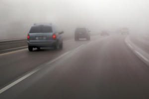 Những điều phải nhớ khi lái xe ô tô ngày giá rét, sương mù