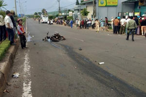 Gia Lai: Nam thanh niên bị xe khách tông tử vong trong lúc băng qua đường