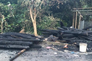 Chung tay giúp đỡ gia đình bị lửa thiêu rụi ở Yên Bái