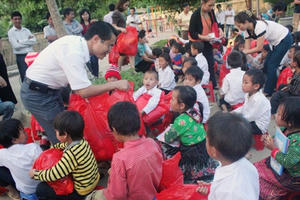 Làm từ thiện vì ai?