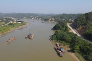 Người dân Tuyên Quang lo lắng việc khai thác cát sỏi tràn lan trên sông Lô