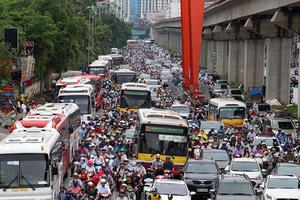 Hà Nội có 14 năm chuẩn bị trước khi cấm xe máy