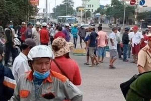 Đồng Nai: Xe ben cán chết người ở cổng sân golf Long Thành rồi bỏ chạy