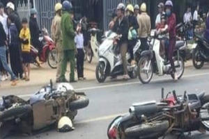 Người đàn ông tử vong sau và chạm xe máy với 1 thiếu niên