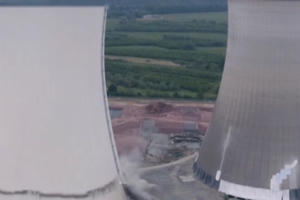 Clip: Hai nhà máy điện hạt nhân khổng lồ tại Đức “biến mất” trong tích tắc