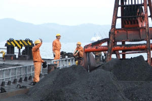 Ngành điện đang nợ tập đoàn than khoáng sản gần 4.200 tỉ đồng