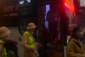 Xe 23 chỗ, nhồi nhét 48 khách trong ngày tết, tài xế xe khách bị xử phạt 187 triệu đồng