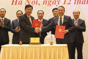 Bí Thư Đinh La Thăng chính thức bàn giao chức Bộ trưởng Bộ GTVT