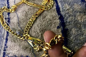 Bắt giữ đối tượng cướp dây chuyền vàng để bán lấy tiền mua ma tuý