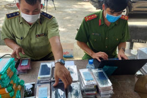 7.500 điện thoại di động có dấu hiệu nhập lậu bị thu giữ tại Bình Phước