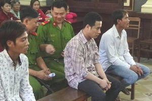 Bị đánh chết vì từ chối uống bia