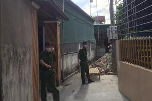 Hà Tĩnh: Bàng hoàng phát hiện cặp vợ chồng cùng bạn tử vong bất thường tại nhà riêng