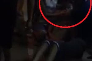 Cô gái loạng choạng bất tỉnh ngay sau khi chinh phục mỳ cay cấp độ 7