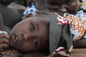 Hơn 80 học sinh và 5 giáo viên bị bắt cóc ở trường học tại Nigeria